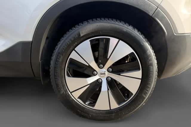 Volvo XC40 (2023) thumbnail 7