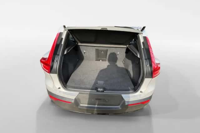 Volvo XC40 (2023) thumbnail 8