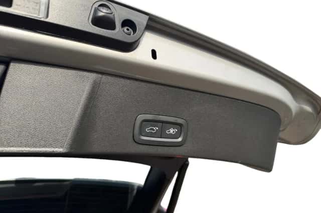 Volvo XC40 (2023) thumbnail 9