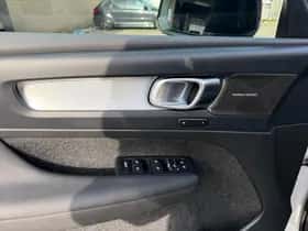 Volvo XC40 (2023) thumbnail 10