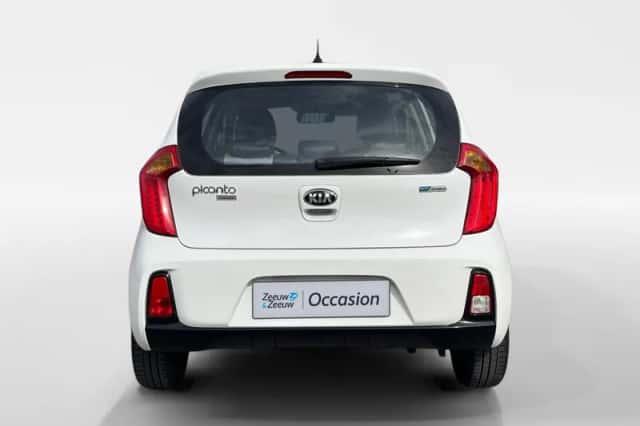 Kia Picanto (2016) thumbnail 6