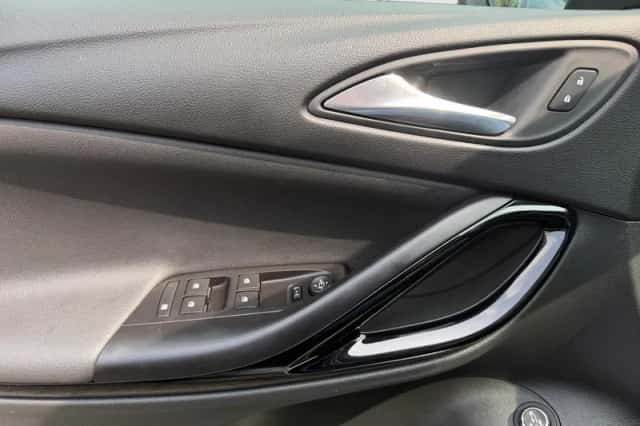 Opel Astra (2019) thumbnail 11