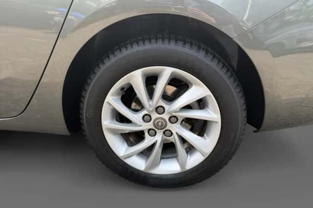 Opel Astra (2019) thumbnail 8