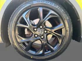 Toyota C-HR (2019) thumbnail 17