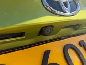 Toyota C-HR (2019) thumbnail 21