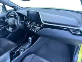 Toyota C-HR (2019) thumbnail 31