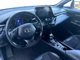 Toyota C-HR (2019) thumbnail 8