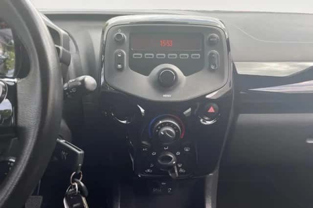 Peugeot 108 (2016) thumbnail 19