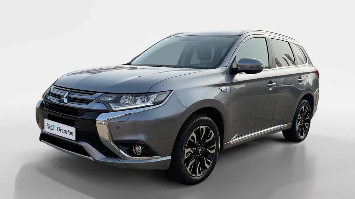Mitsubishi Outlander (2018) — foto 1