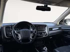 Mitsubishi Outlander (2018) thumbnail 13
