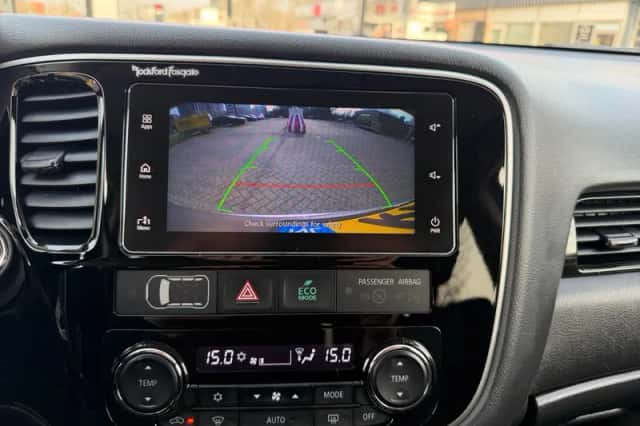 Mitsubishi Outlander (2018) thumbnail 17