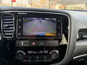 Mitsubishi Outlander (2018) thumbnail 17
