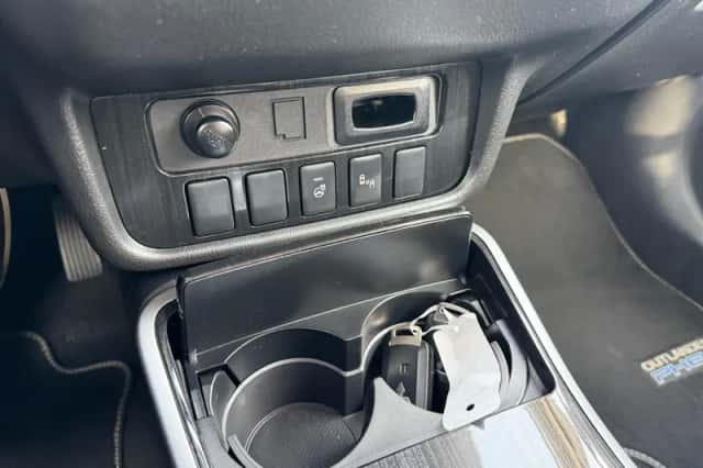 Mitsubishi Outlander (2018) thumbnail 18