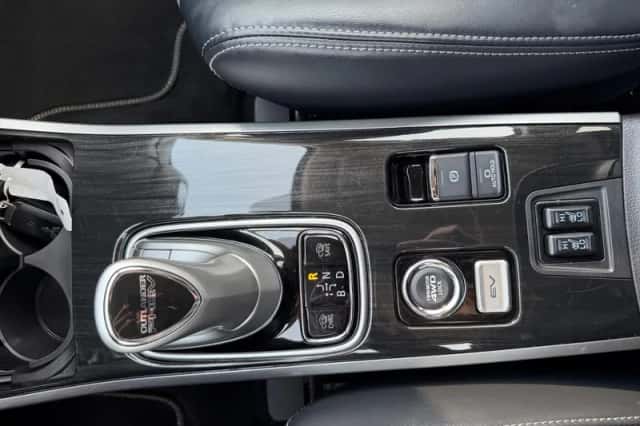 Mitsubishi Outlander (2018) thumbnail 19