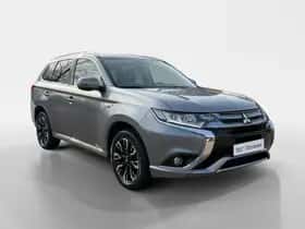Mitsubishi Outlander (2018) thumbnail 3