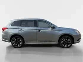 Mitsubishi Outlander (2018) thumbnail 4