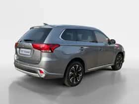 Mitsubishi Outlander (2018) thumbnail 5