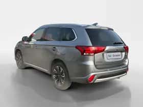 Mitsubishi Outlander (2018) thumbnail 7