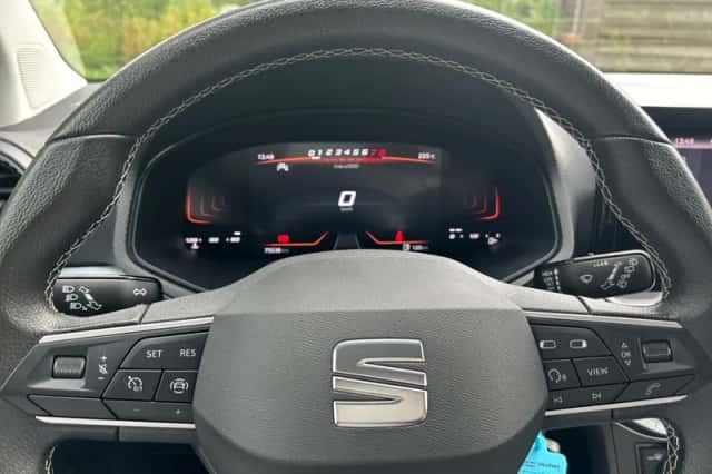 SEAT Arona (2023) thumbnail 22