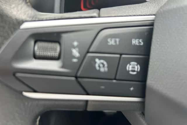 SEAT Arona (2023) thumbnail 23