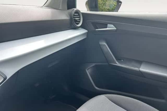 SEAT Arona (2023) thumbnail 24