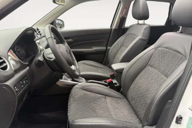 Suzuki Vitara (2025) thumbnail 13