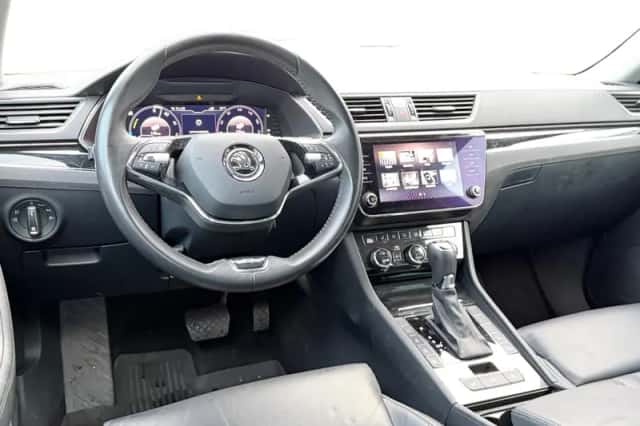 Škoda Superb (2021) thumbnail 12