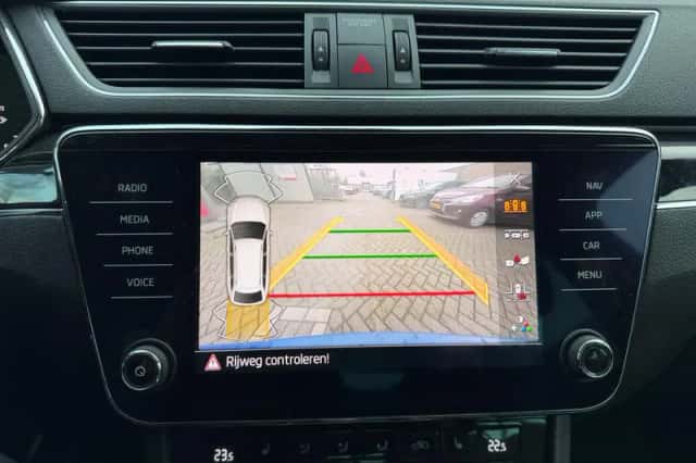 Škoda Superb (2021) thumbnail 19