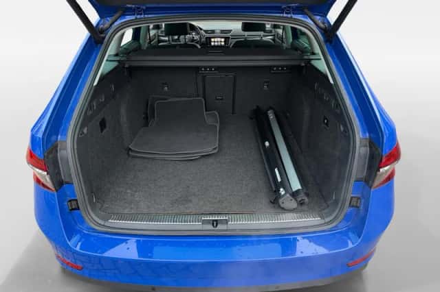 Škoda Superb (2021) thumbnail 9