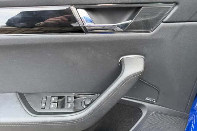 Škoda Superb (2021) thumbnail 10
