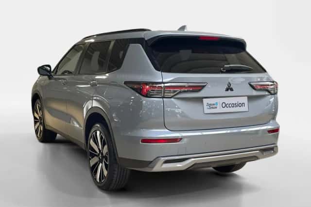 Mitsubishi Outlander (2025) thumbnail 2