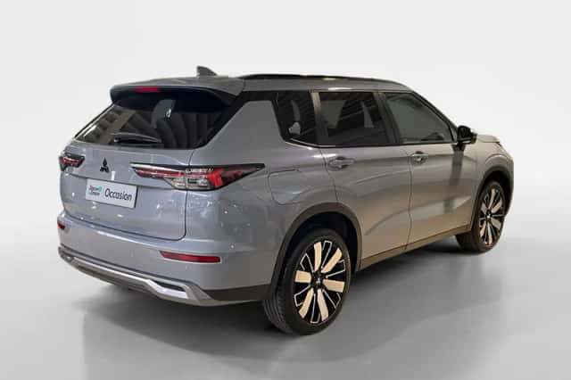 Mitsubishi Outlander (2025) thumbnail 3