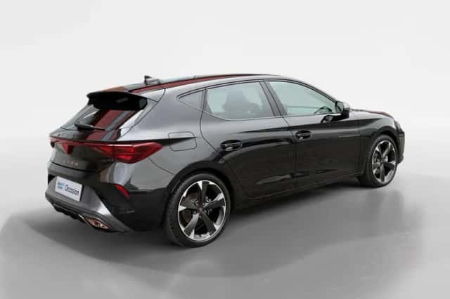 CUPRA Leon (2025) thumbnail 4