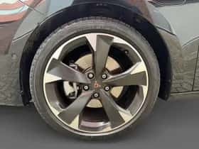 CUPRA Leon (2025) thumbnail 8