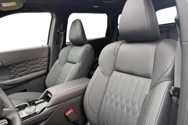 Mitsubishi Outlander (2026) thumbnail 13