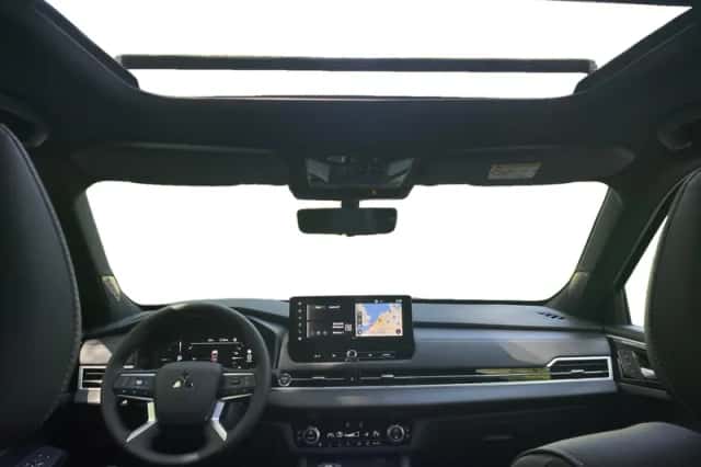 Mitsubishi Outlander (2026) thumbnail 25
