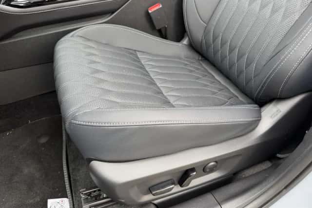 Mitsubishi Outlander (2026) thumbnail 4