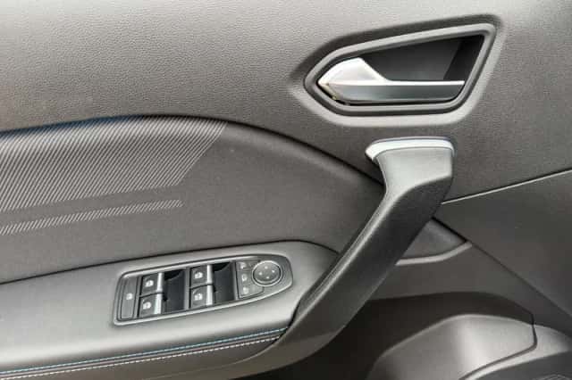 Renault Captur (2024) thumbnail 10