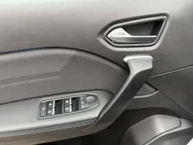 Renault Captur (2024) thumbnail 10