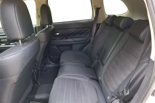 Mitsubishi Outlander (2021) thumbnail 6