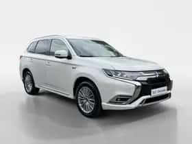 Mitsubishi Outlander (2021) thumbnail 3