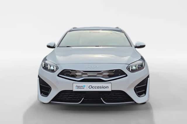 Kia Ceed Sportswagon (2024) thumbnail 2