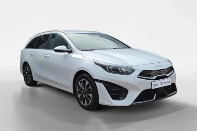 Kia Ceed Sportswagon (2024) thumbnail 3