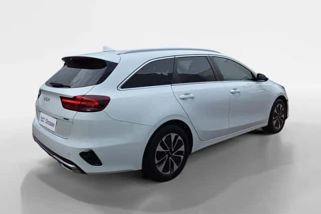 Kia Ceed Sportswagon (2024) thumbnail 4