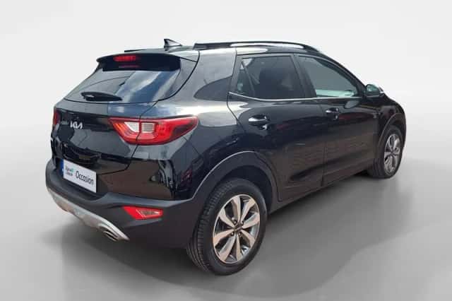Kia Stonic (2024) thumbnail 4