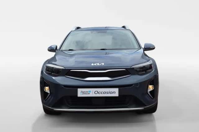 Kia Stonic (2023) thumbnail 2