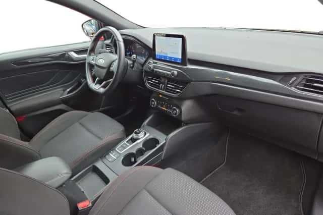 Ford Focus (2021) thumbnail 6