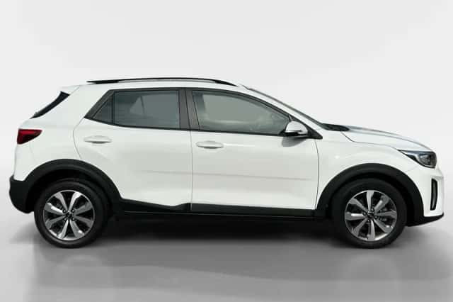 Kia Stonic (2023) thumbnail 4