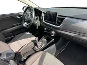 Kia Stonic (2023) thumbnail 32