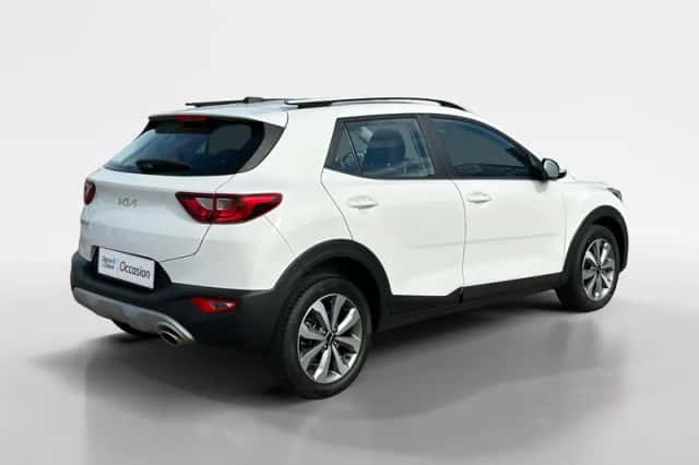 Kia Stonic (2023) thumbnail 5